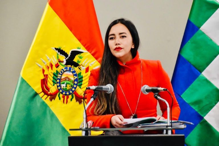 MINISTRA DE PLANIFICACION GABY MENDOZA