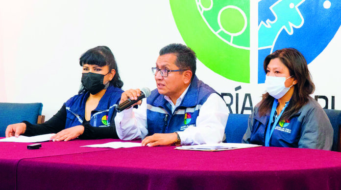 PEDRO CALISAYA DEFENSOR DEL PUEBLO