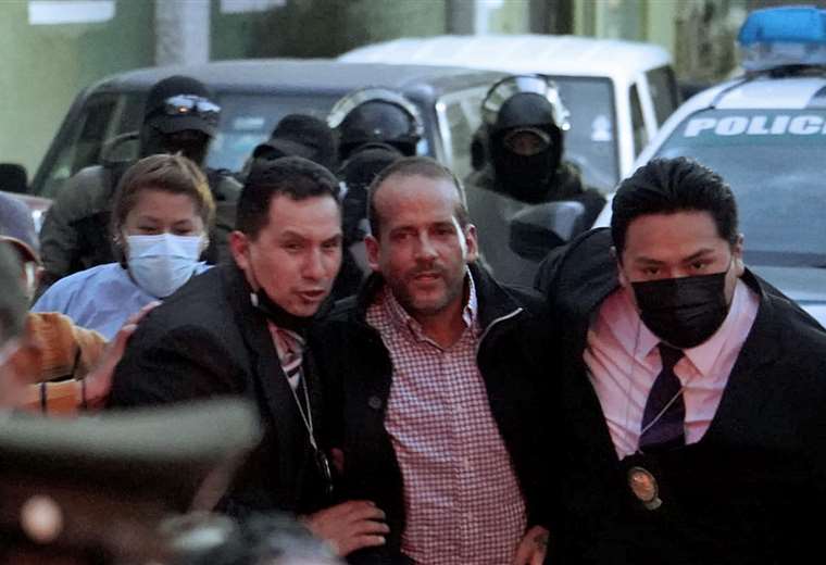 luis-fernando-camacho_1194155198_760x520