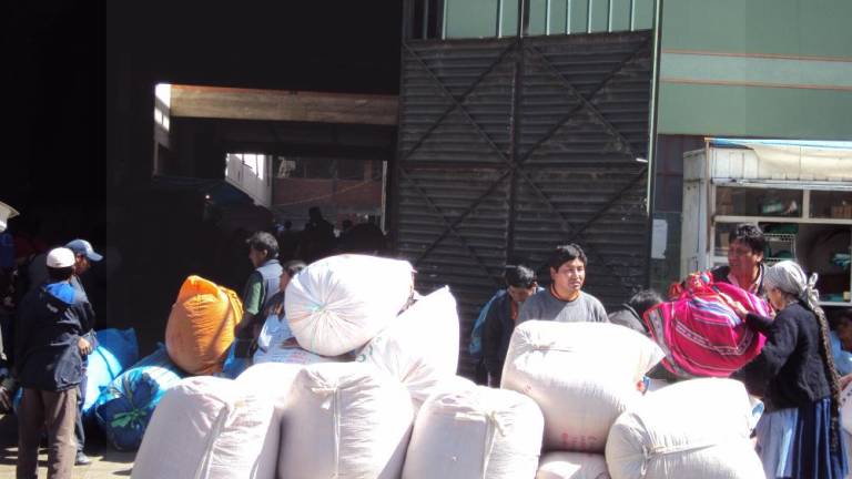 Imagen referencia de venta de coca en el mercado de Adepcoca en Villa Fátima.