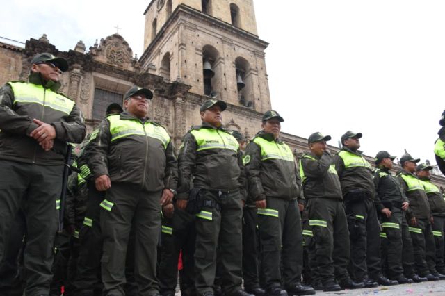 policias