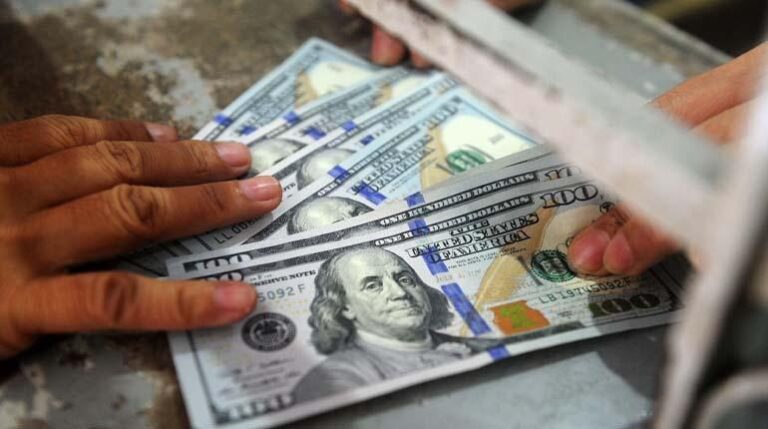 dolares