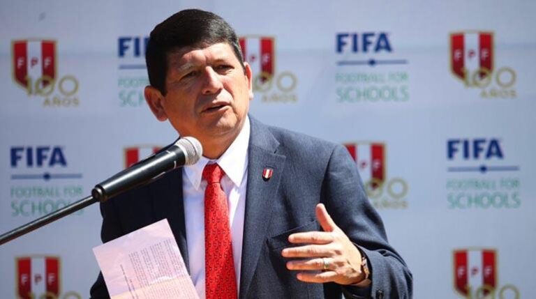 Agustín Lozano, presidente de la Federación Peruana de Fútbol