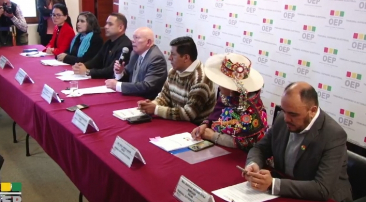 b_50379_el-tse-oficializa-convocatoria-a-balotaje-para-el-19-de-octubre-1